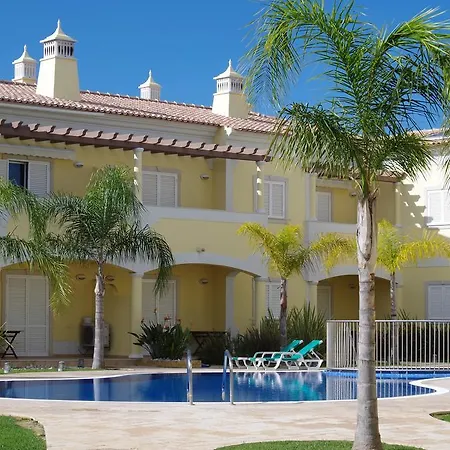 Apartment @ Poolside