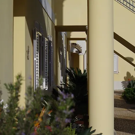 Apartment @ Poolside *