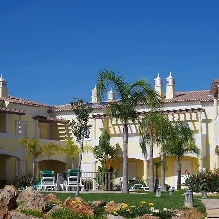 @ Poolside Apartment Albufeira