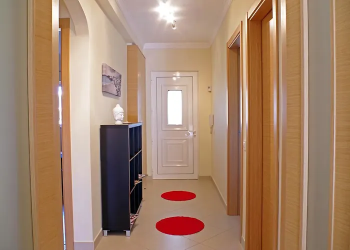 @ Poolside * 阿尔布费拉