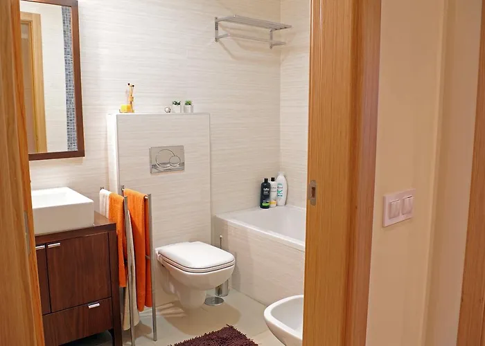 Apartment @ Poolside *