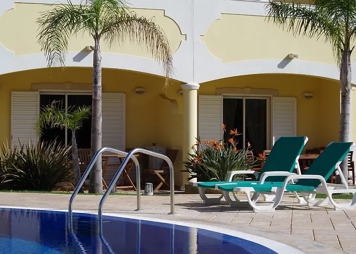 Apartment @ Poolside *